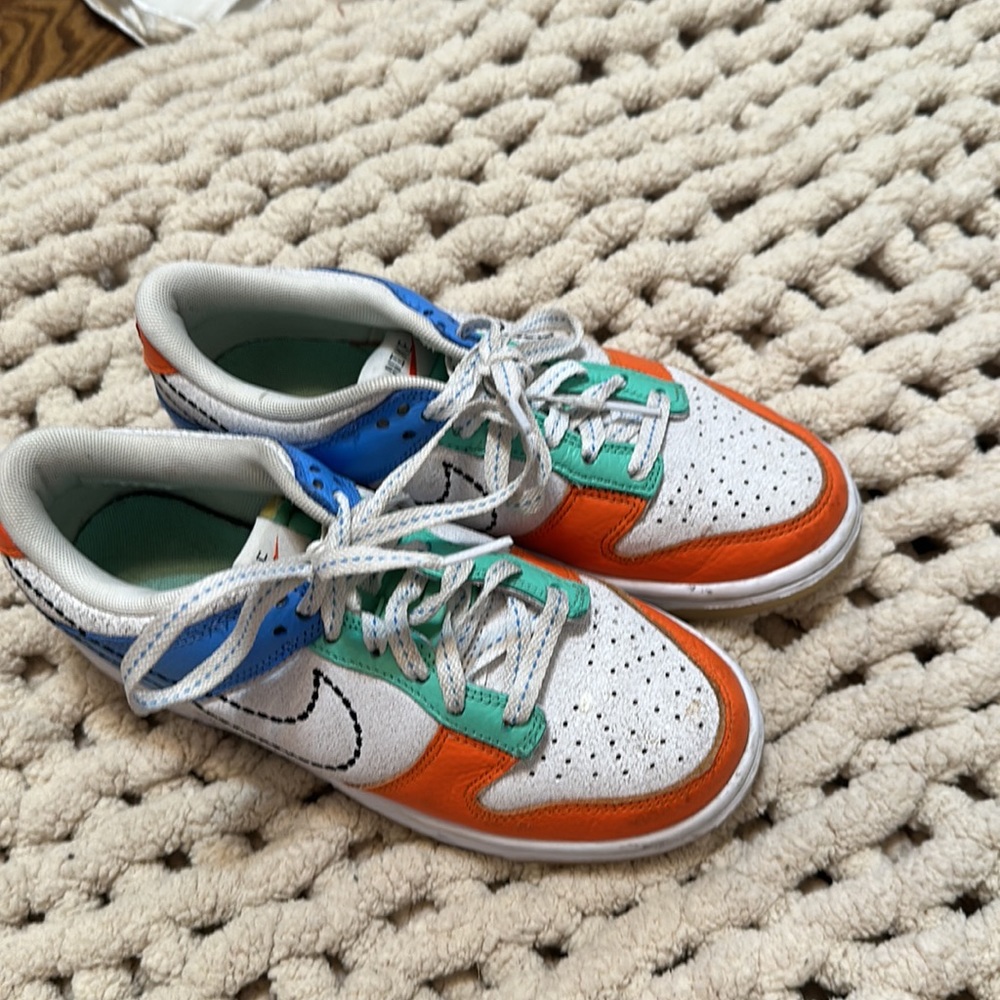 Nike dunks - Picture 2 of 4